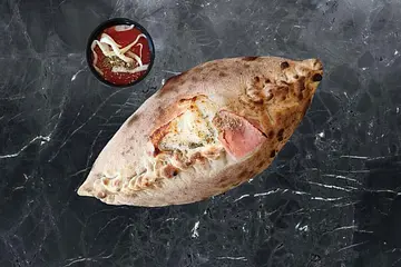 26. Calzone (indbagt) - Frokost