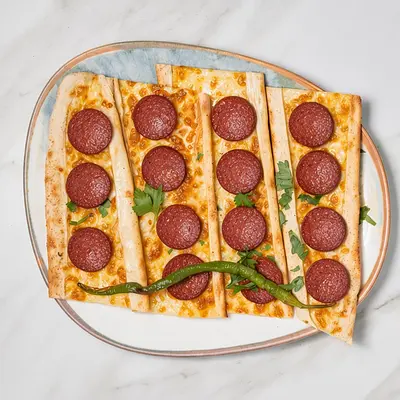 Sucuklu Börek