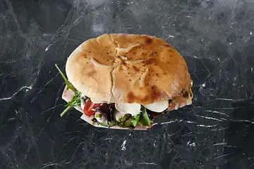 56. Skinke & frisk mozzarellaost