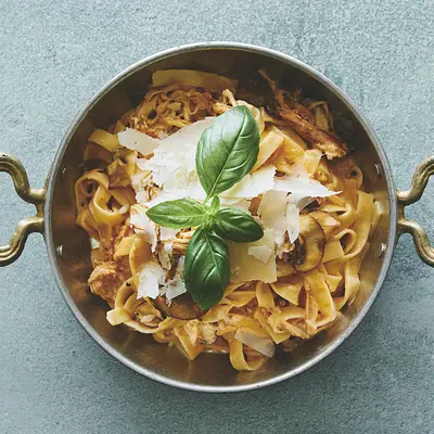 87. Fettuccine Pollo