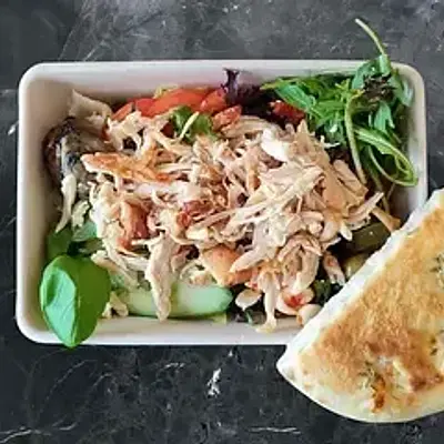 68. Insalata mista con pollo