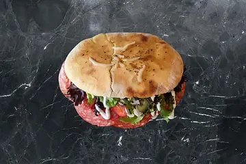 55. Italiensk salami & frisk mozzarellaost - Frokost