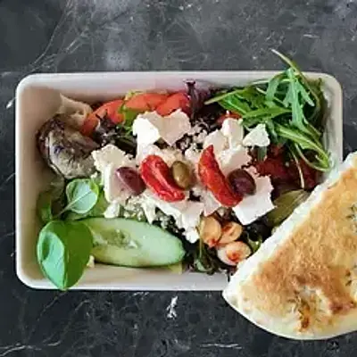 67. Insalata Pomodoro di Formaggio