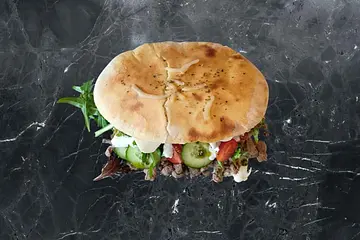 52. Kødstrimler & frisk mozzarellaost - Frokost