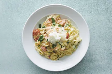 85. Fettuccine Salmone
